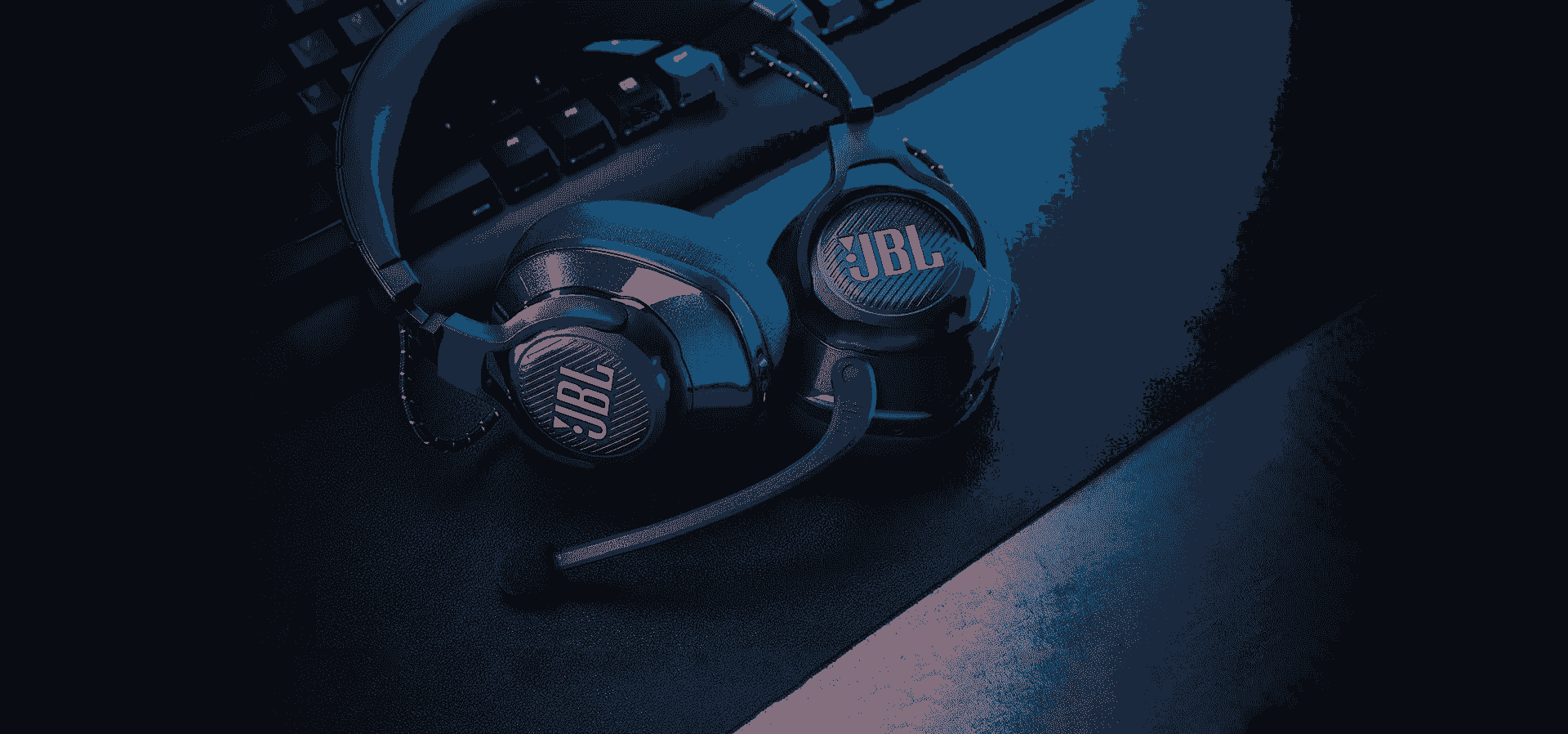 Imagem de fundo do produto Headset Gamer JBL Quantum 610 Wireless - Preto