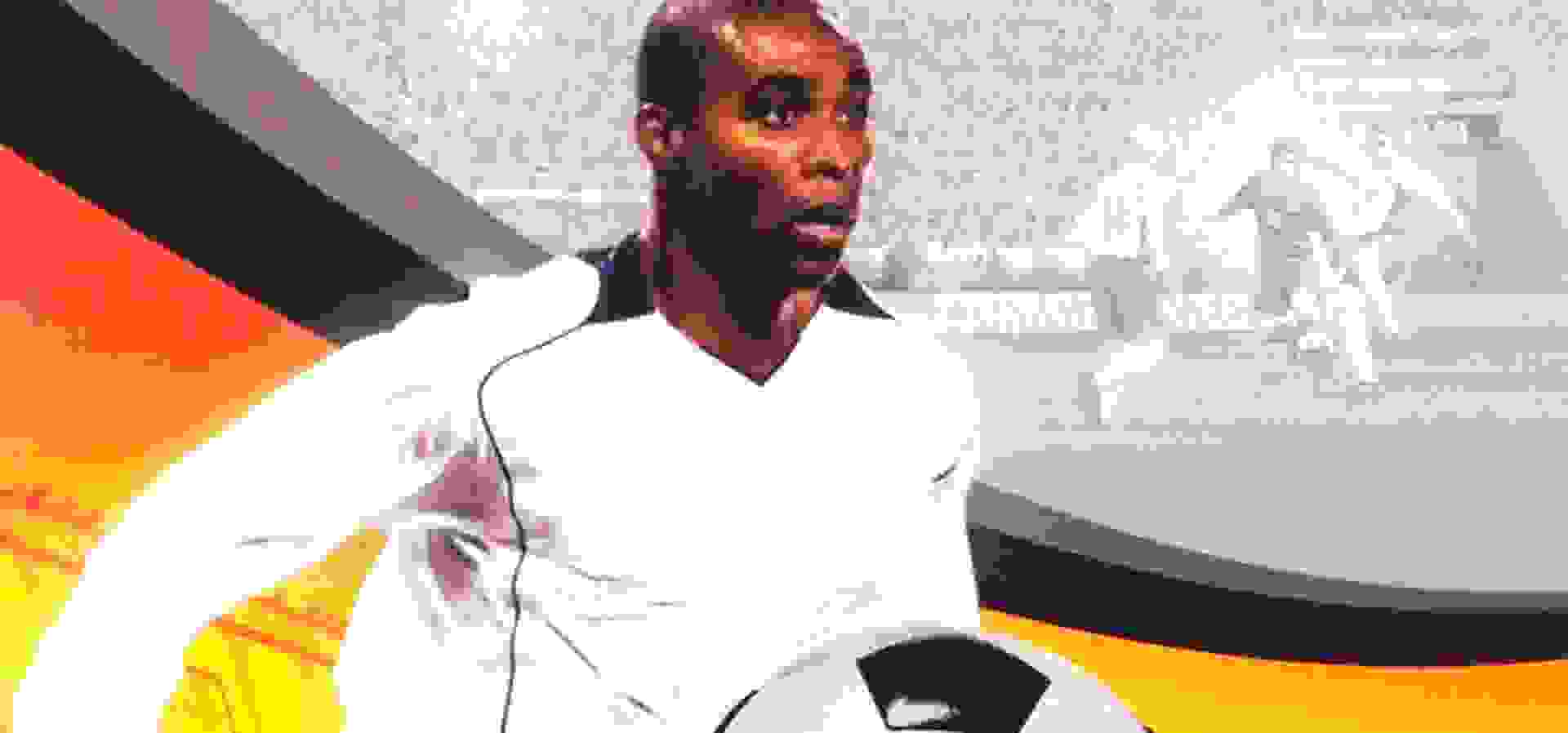 Imagem de fundo do produto Pro Evolution Soccer 4 / World Soccer Winning Eleven 8 International - PS2