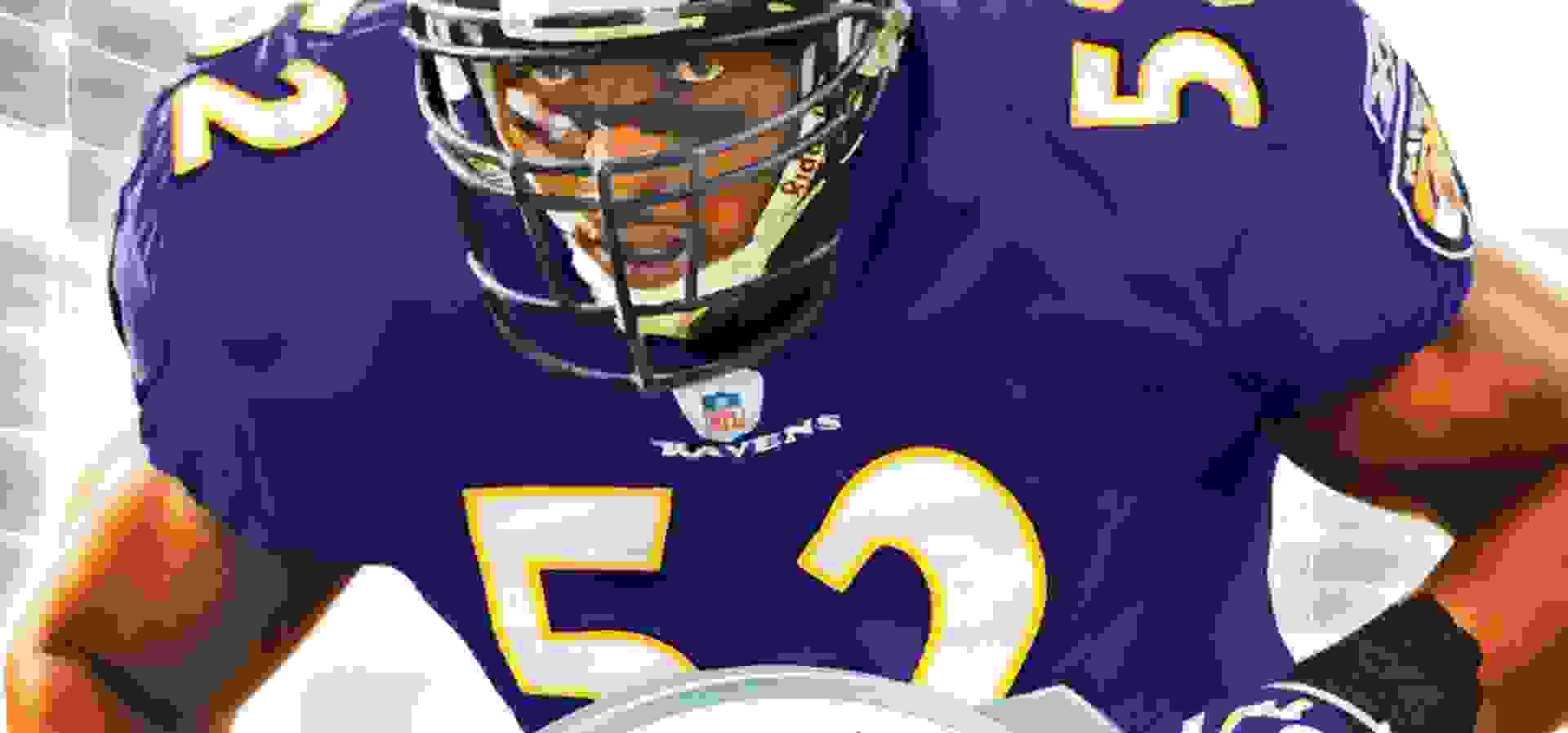 Imagem de fundo do produto Madden NFL 2005 - Xbox