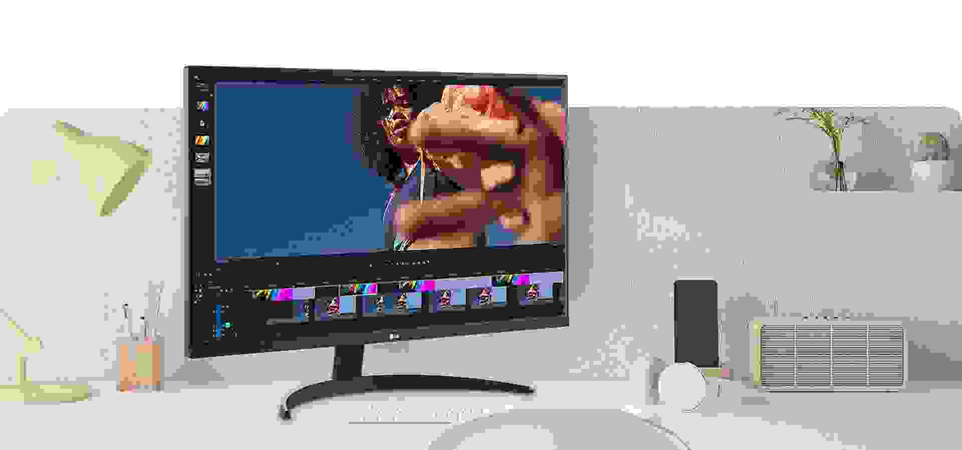 Imagem de fundo do produto Monitor LG Ultra UHD 32'' 4K, HDMI, HDR10, AMD Free Sync, MaxxAudio, Dynamic Action Sync, Black Stabilizer - 32UR500-B