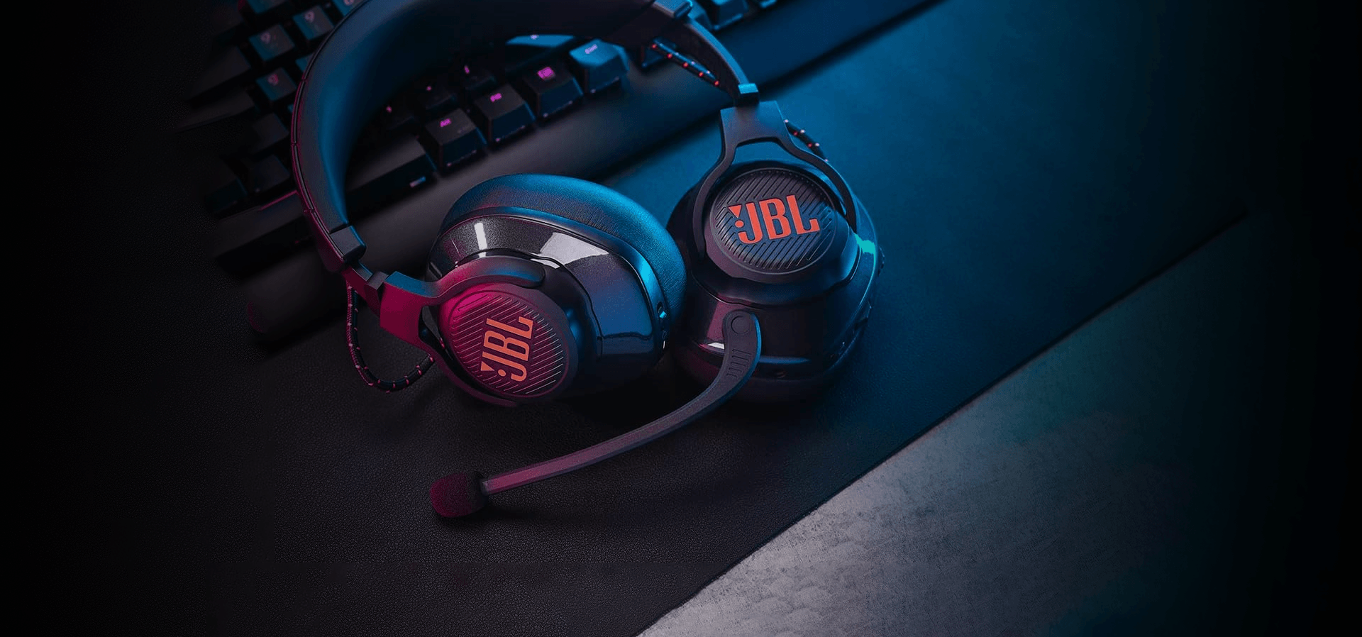 Imagem de fundo do produto Headset Gamer JBL Quantum 610 Wireless - Preto