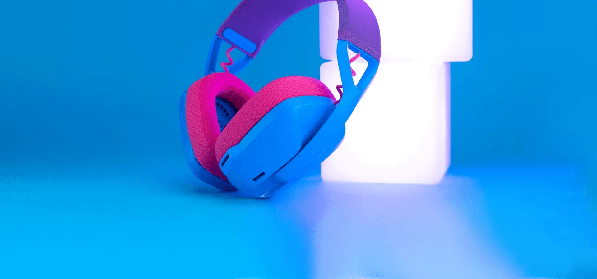 Imagem de fundo do produto Headset Gamer Sem Fio Logitech G435 LIGHTSPEED - Azul