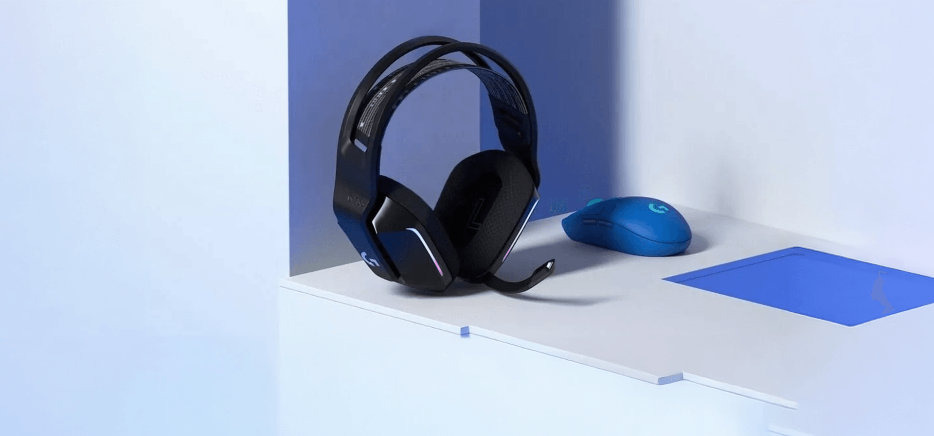 Imagem de fundo do produto Headset Gamer Sem Fio Logitech G733 7.1 Dolby Surround - Preto