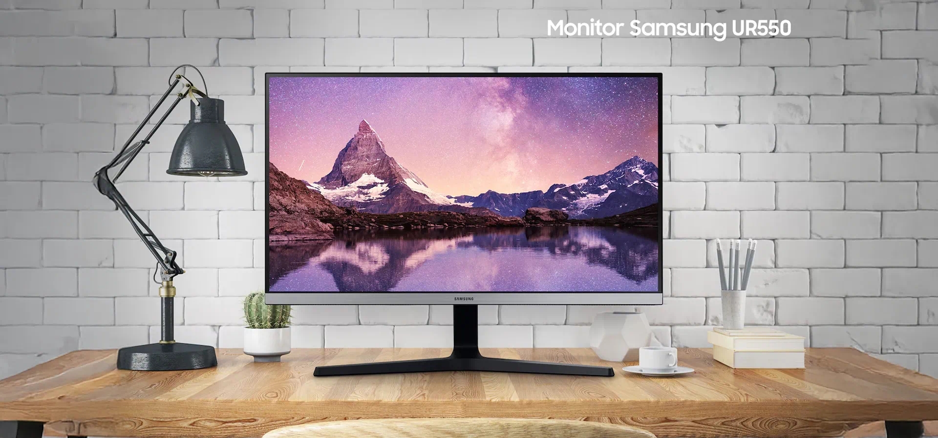 Imagem de fundo do produto Monitor UHD UR55 28" Samsung LU28R550UQLMZD
