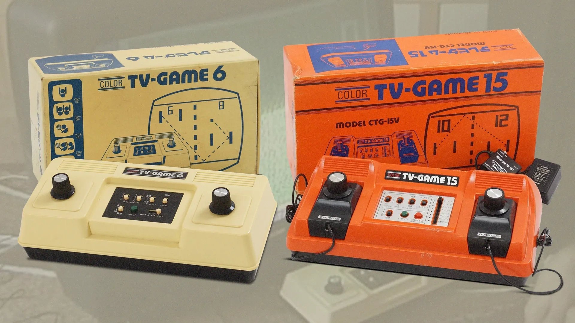 montagem dos consoles Color TV Game 6 (à esquerda) e Color Tv Game 15 (à direita) com suas caixas ao fundo